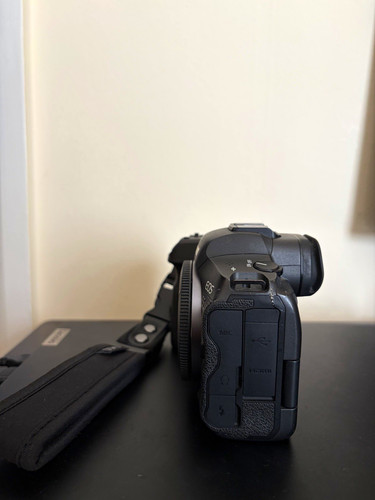 Canon eos mirrorless camera - eos, r5