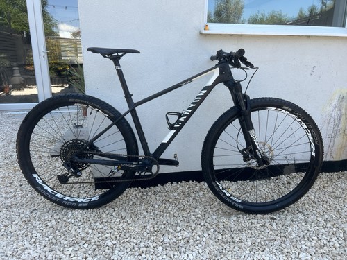 Canyon mountain bike - cf,